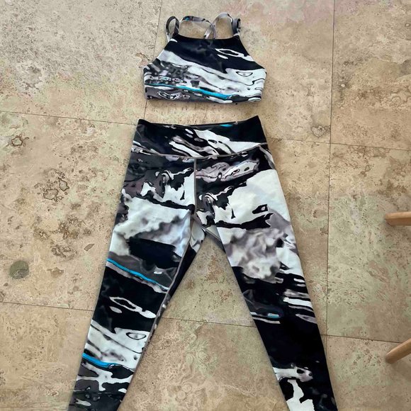 Gentrue Do bra and Do legging sold together - Picture 4 of 11